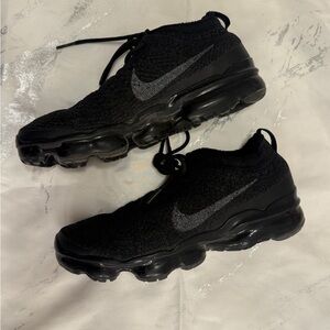 Nike Black Knit Vapor max sneakers
